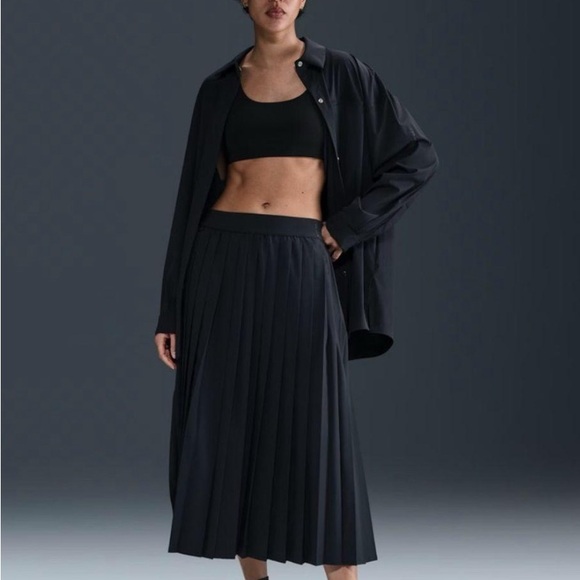NEW Nike 24.7 PerfectStretch Women Dri Fit Pleated Skirt HQ8153-010 $160 - Picture 4 of 4